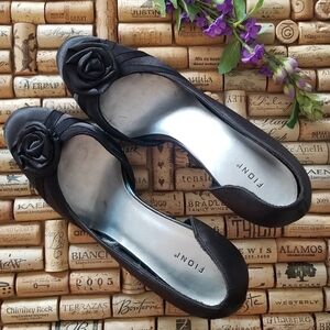 FIONI Black Satin Heels with Satin Rose (Size 7.5)